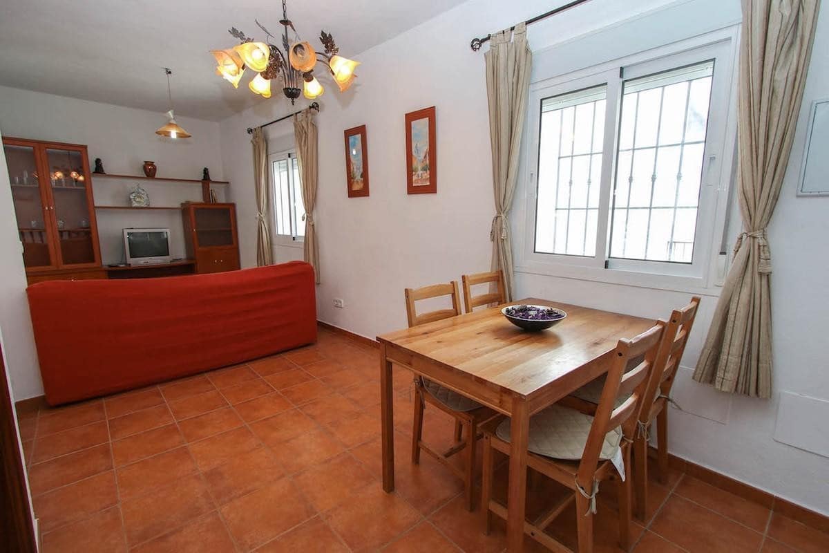 7 bedroom Townhouse for sale in Guaro - € 430,000 (Ref: 3228916)