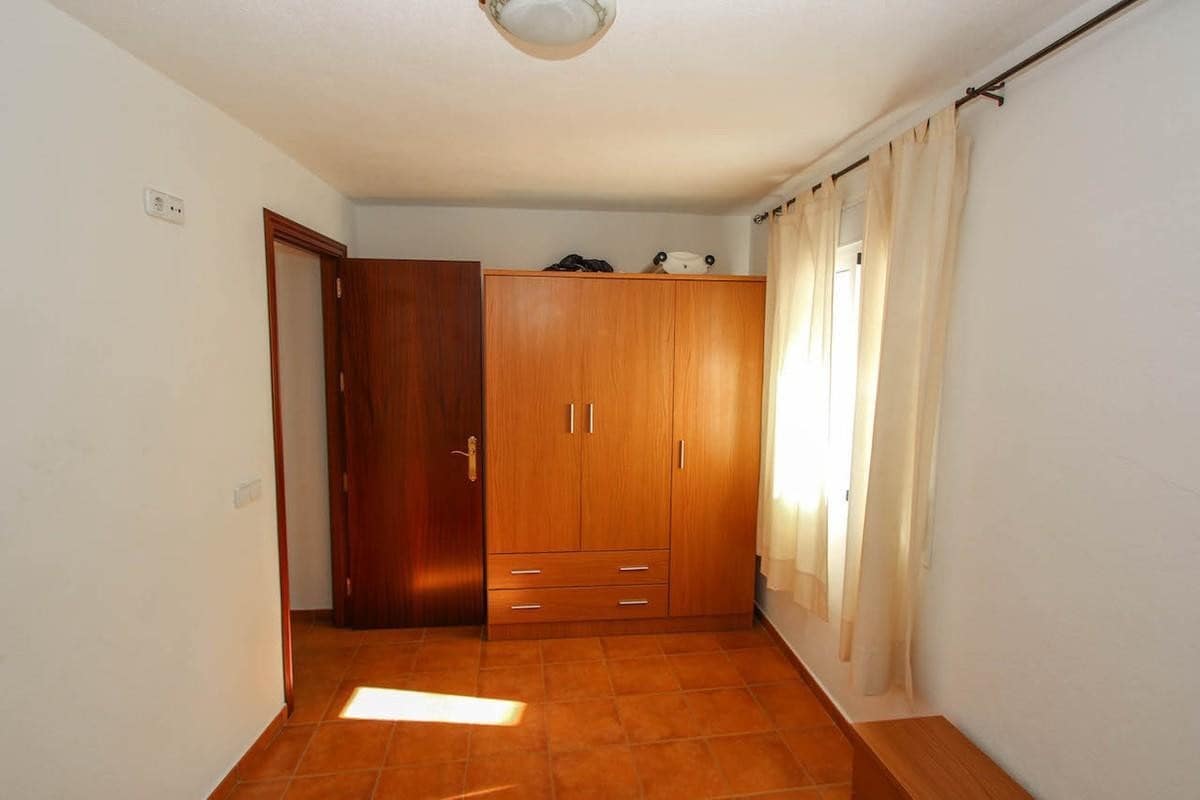 7 bedroom Townhouse for sale in Guaro - € 430,000 (Ref: 3228916)