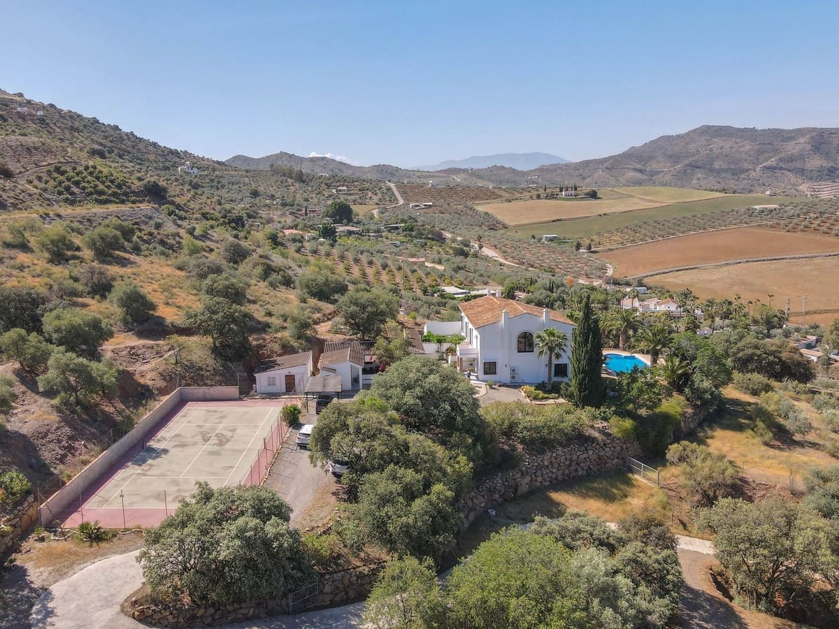 Hotel de 7 habitaciones en Alora en venta - 1.195.000 € (Ref: 3470790)