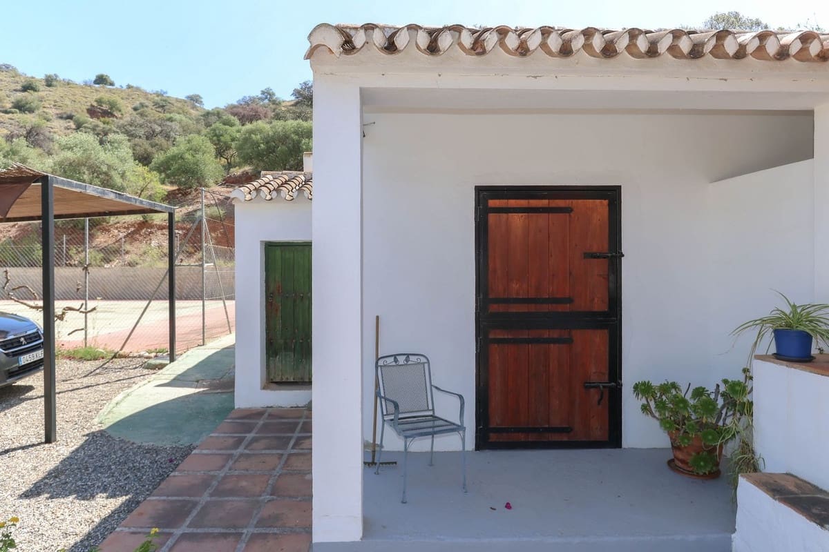 Hotel de 7 habitaciones en Alora en venta - 1.195.000 € (Ref: 3470790)