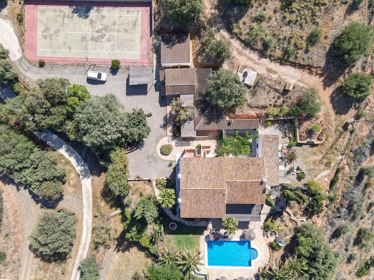 Hotel de 7 habitaciones en Alora en venta - 1.195.000 € (Ref: 3470790)