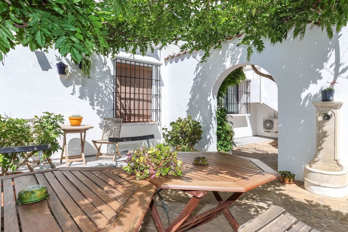 Hotel de 7 habitaciones en Alora en venta - 1.195.000 € (Ref: 3470790)