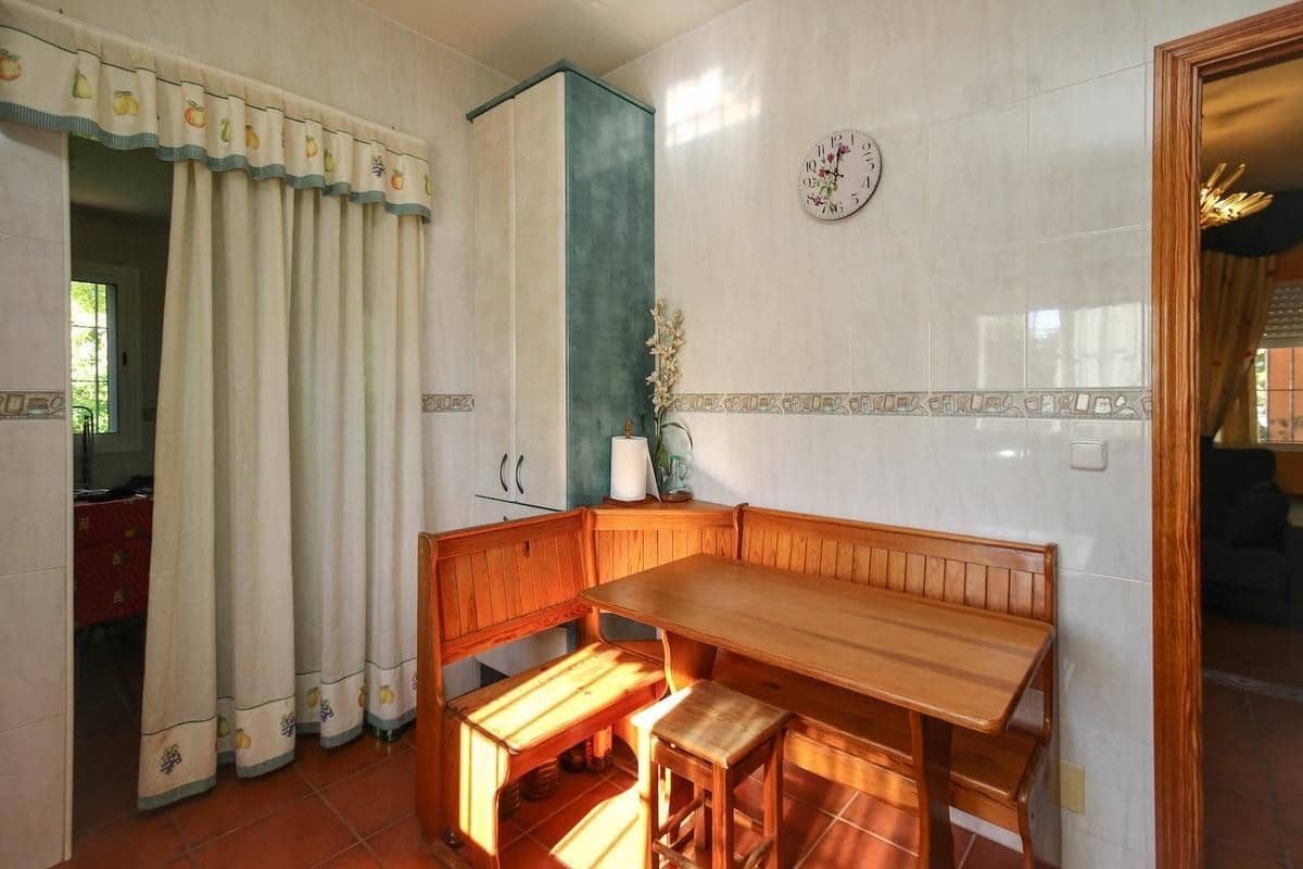 5 bedroom Villa for sale in Alhaurin de la Torre - € 997,000 (Ref: 4123962)