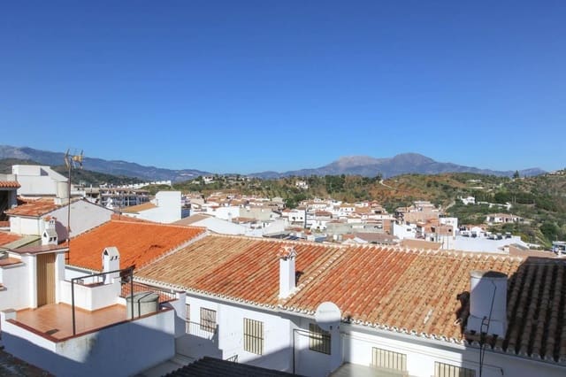 Comercial para venda em Guaro - 295 000 € (Ref: 4544696)