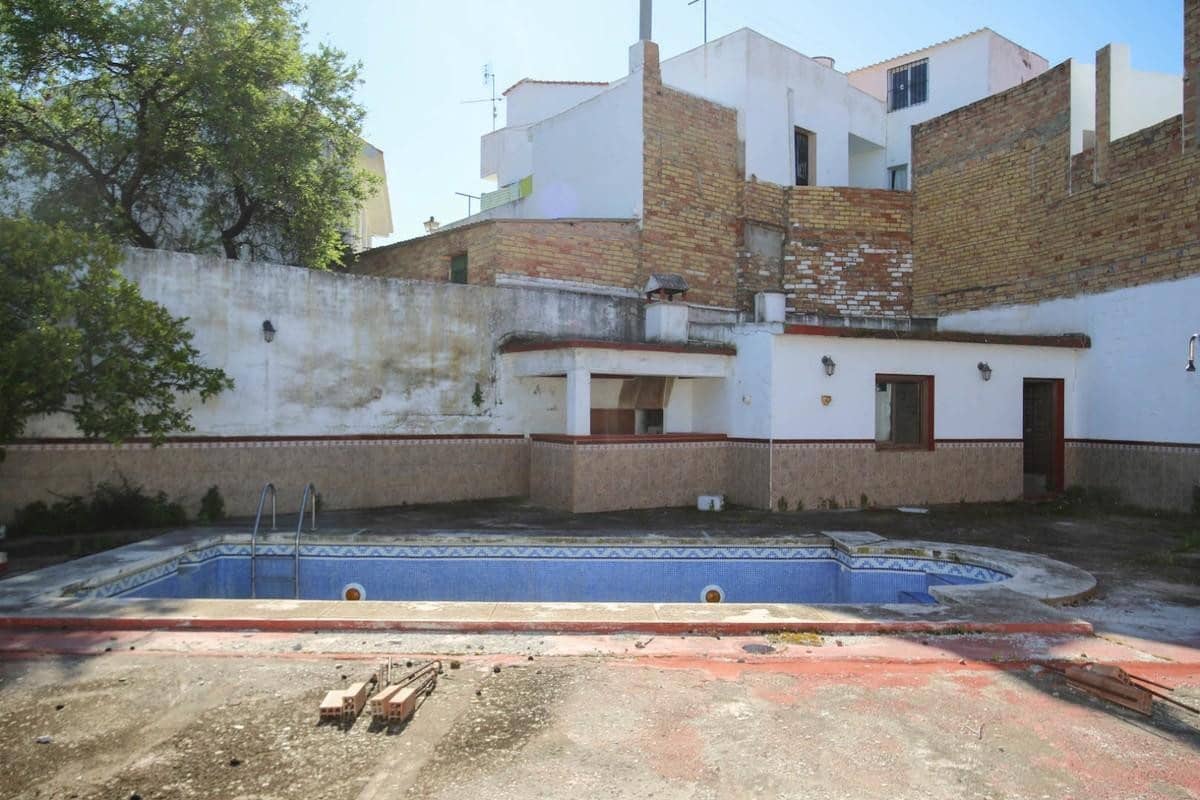 Erhverv til salg i Guaro - € 295.000 (Ref: 4544696)