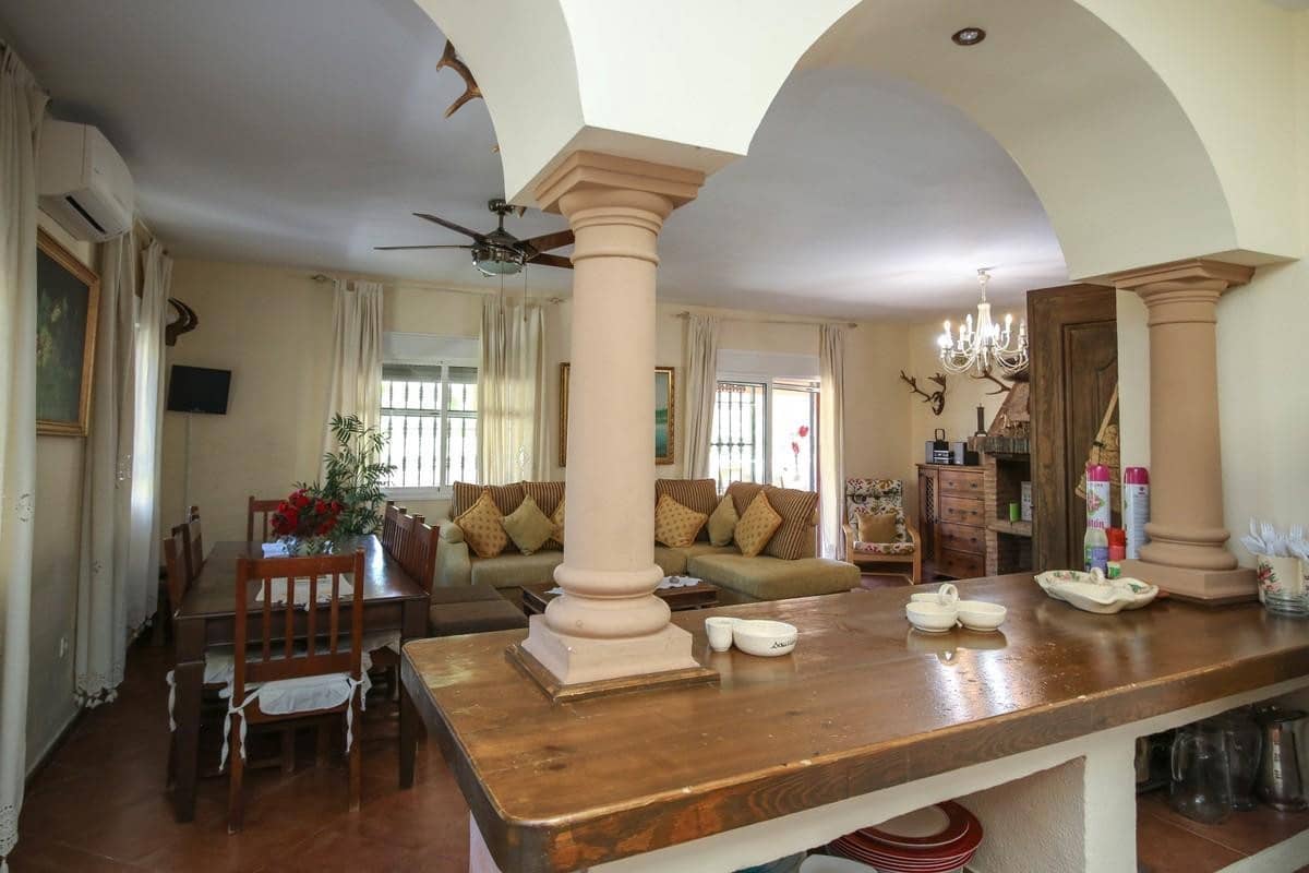 5 bedroom Villa for sale in Monda - € 480,000 (Ref: 4836649)