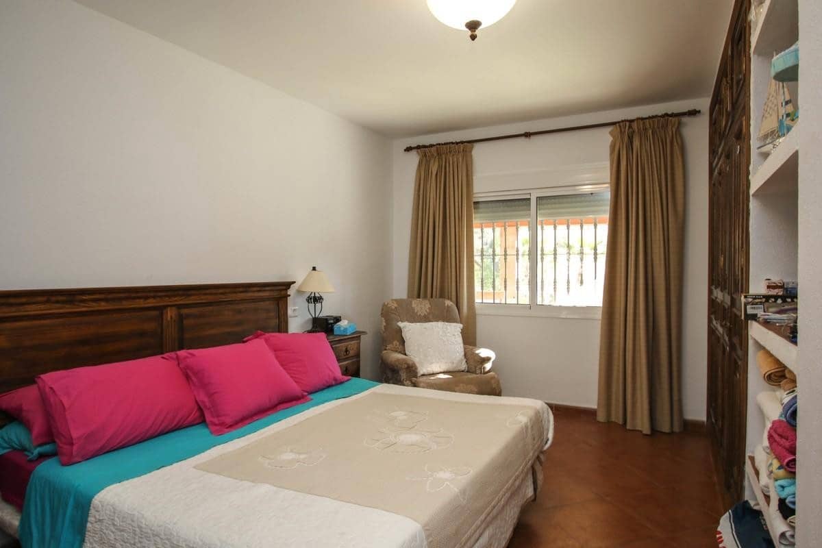 5 bedroom Villa for sale in Monda - € 480,000 (Ref: 4836649)