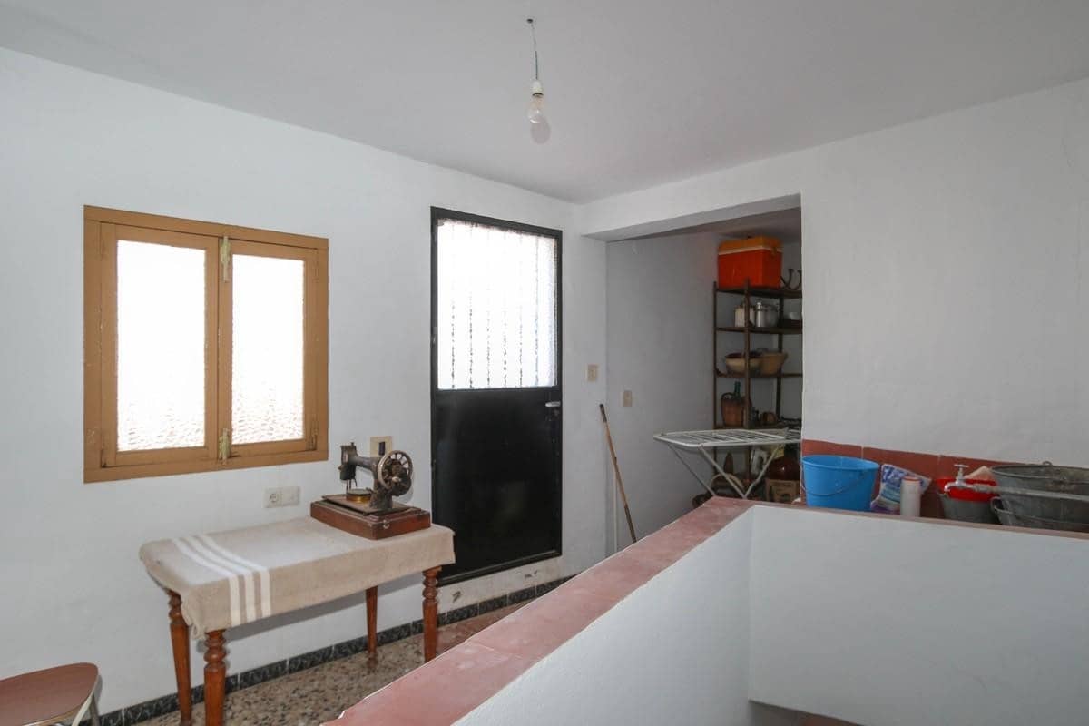 4 slaapkamer Huis te koop in Tolox - € 90.000 (Ref: 4853073)