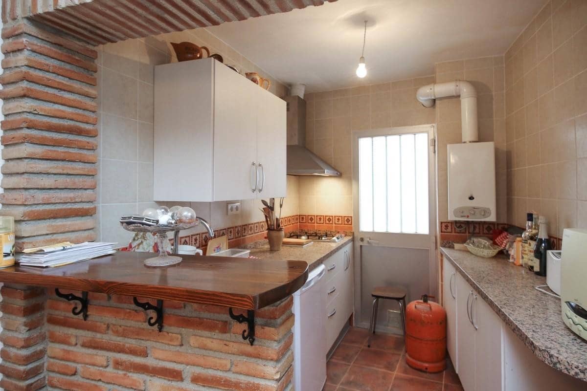 4 slaapkamer Huis te koop in Tolox - € 90.000 (Ref: 4853073)