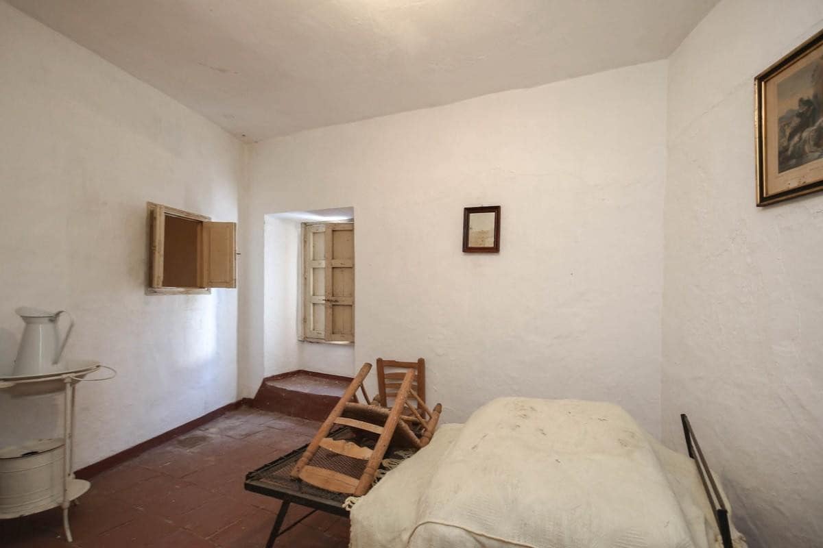 6 slaapkamer Hotel te koop in Tolox - € 450.000 (Ref: 5179892)