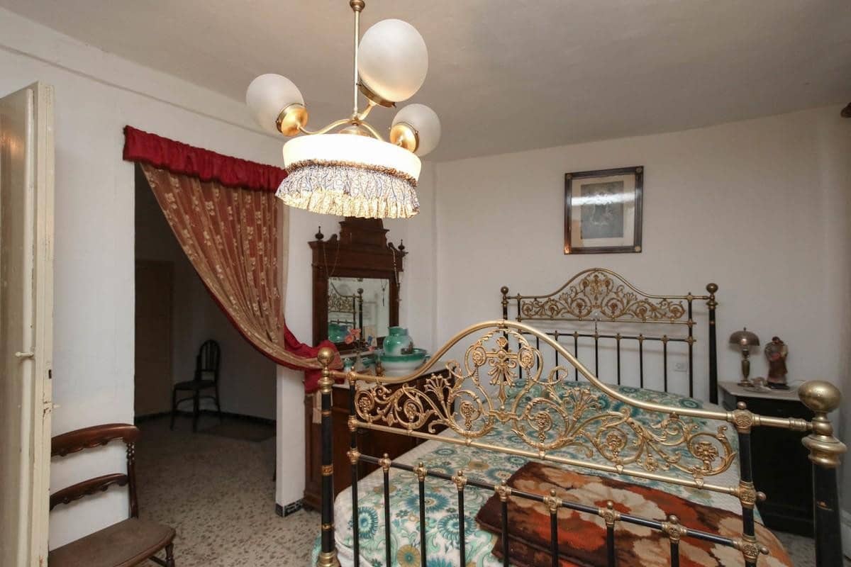 6 slaapkamer Hotel te koop in Tolox - € 450.000 (Ref: 5179892)