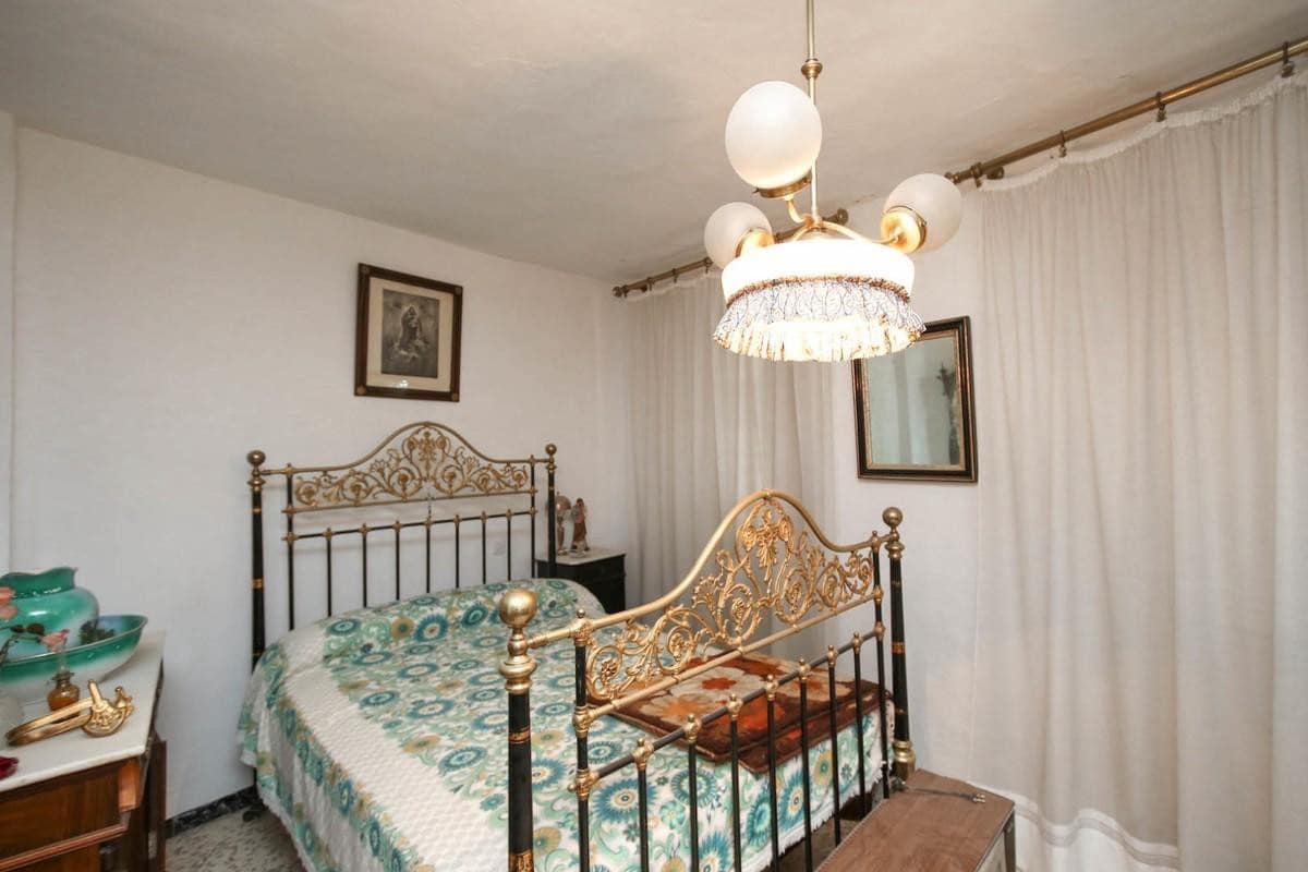 6 chambre Hôtel à vendre à Tolox - 250 000 € (Ref: 5179892)