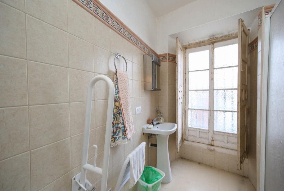 6 quarto Hotel para venda em Tolox - 250 000 € (Ref: 5179892)