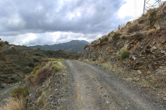 Landgrundstück zu verkaufen in Monda - 37.000 € (Ref: 5803224)