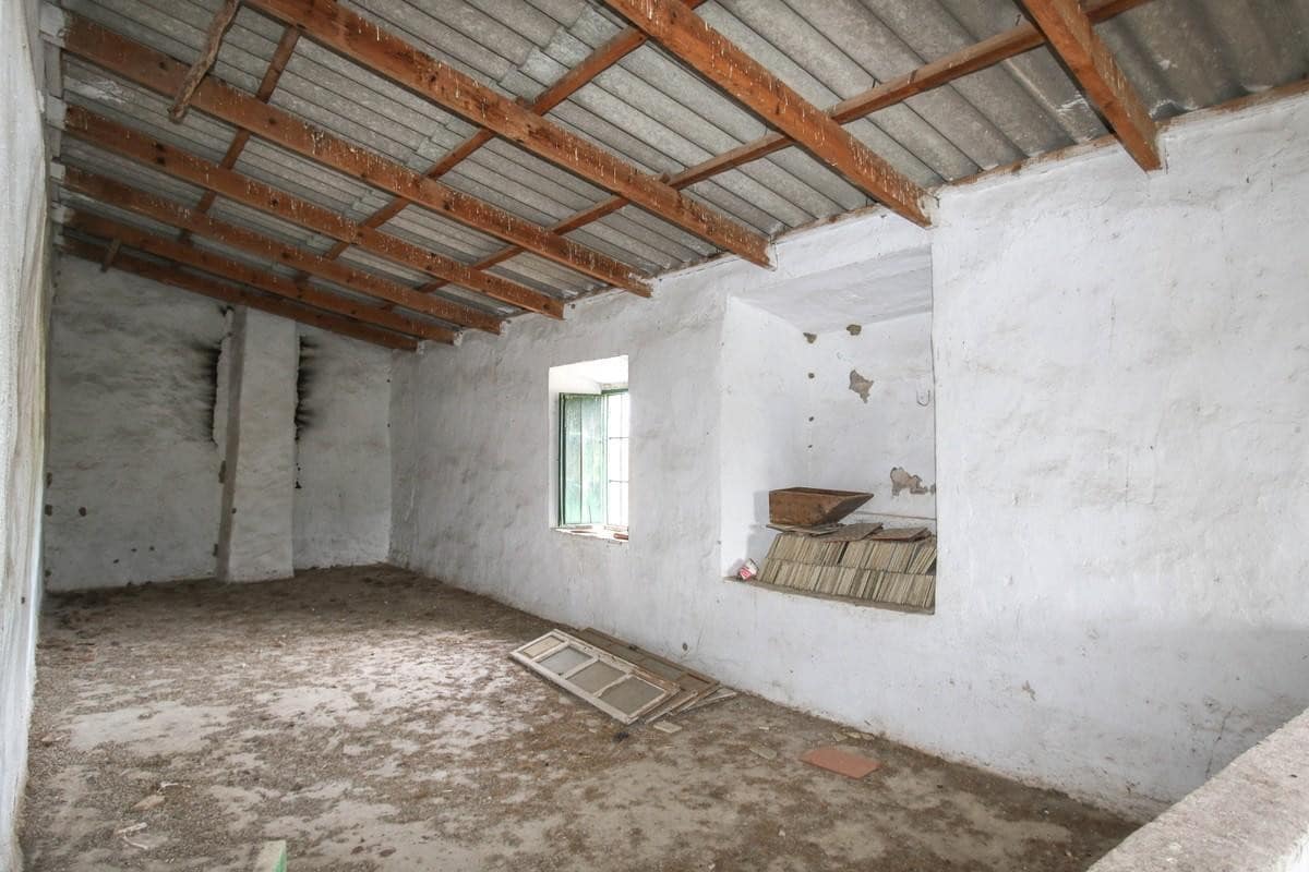 Grunde uden byggetilladelser til salg i Coin - € 850.000 (Ref: 5926768)