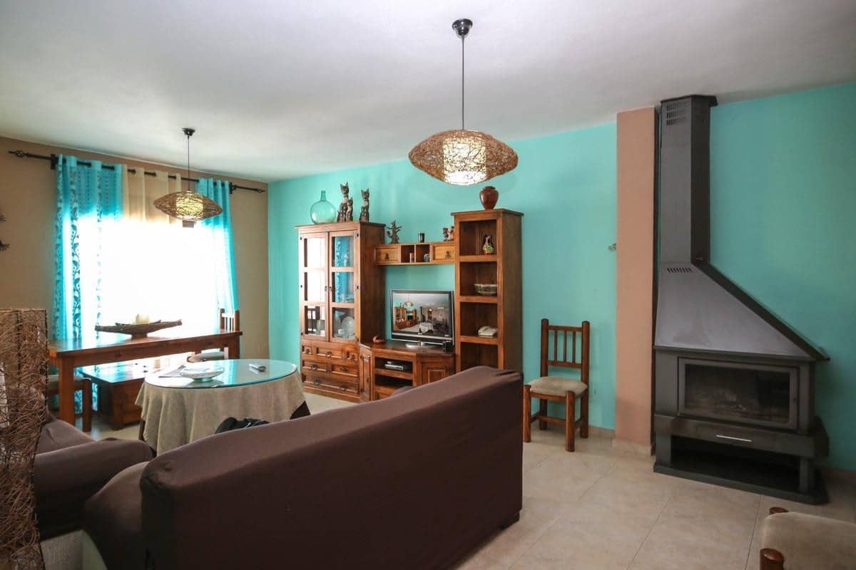 Casa de 4 habitaciones en Alozaina en venta - 197.000 € (Ref: 6007126)