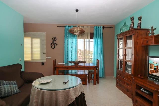 Casa de 4 habitaciones en Alozaina en venta - 197.000 € (Ref: 6007126)