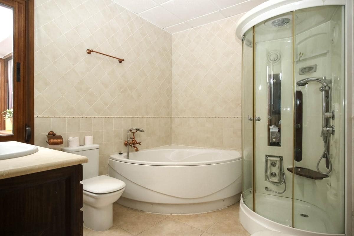 Casa de 4 habitaciones en Alozaina en venta - 197.000 € (Ref: 6007126)