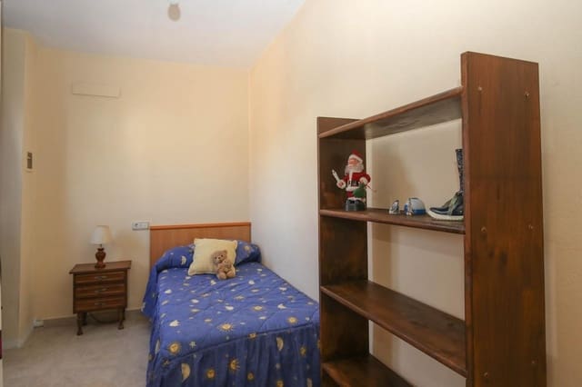 Casa de 4 habitaciones en Alozaina en venta - 197.000 € (Ref: 6007126)