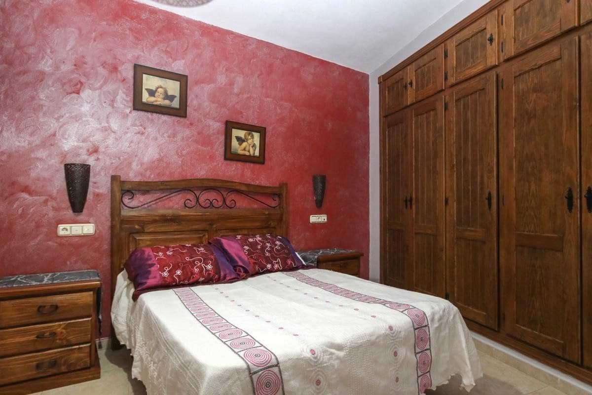 Casa de 4 habitaciones en Alozaina en venta - 197.000 € (Ref: 6007126)