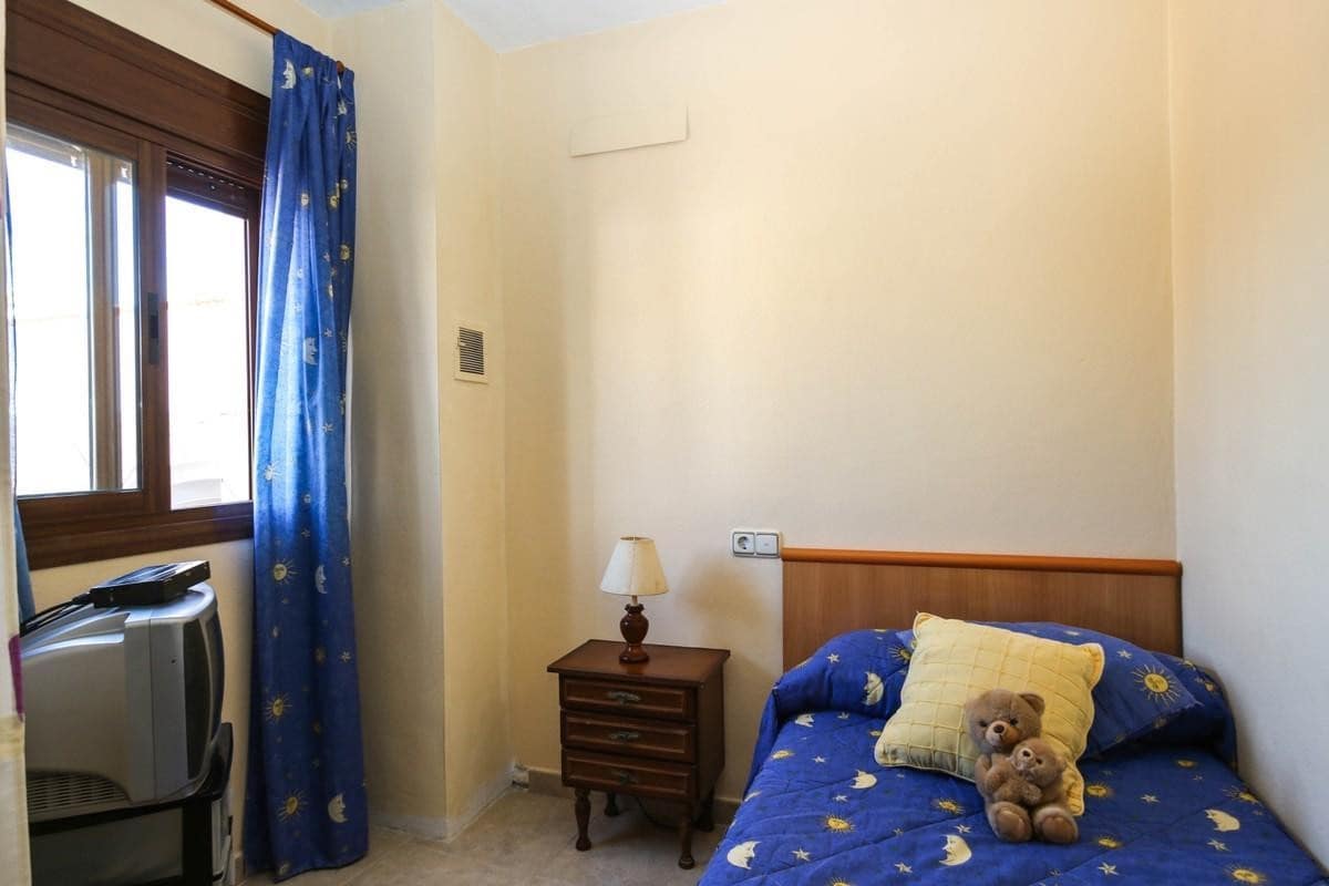 Casa de 4 habitaciones en Alozaina en venta - 197.000 € (Ref: 6007126)