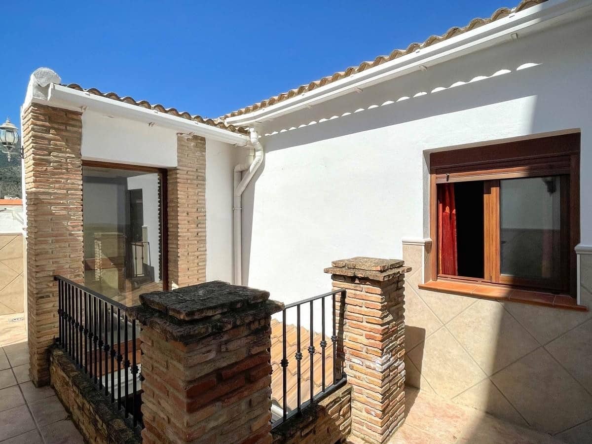 Casa de 4 habitaciones en Alozaina en venta - 197.000 € (Ref: 6007126)