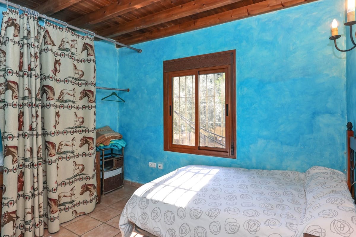 4 soveværelse Villa til salg i Guaro med swimmingpool - € 560.000 (Ref: 6682760)