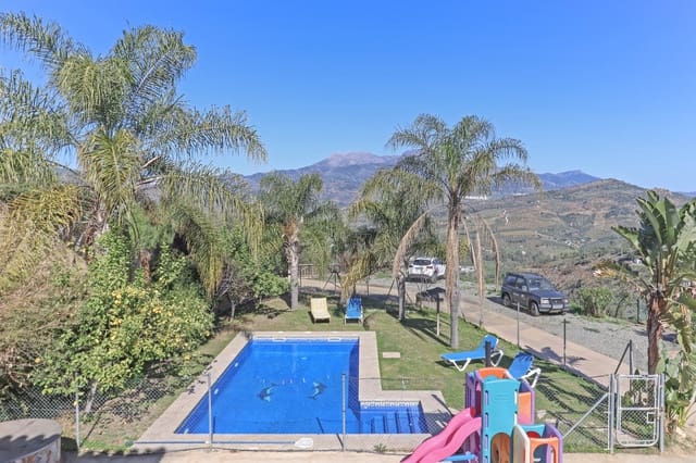 4 soveværelse Villa til salg i Guaro med swimmingpool - € 560.000 (Ref: 6682760)