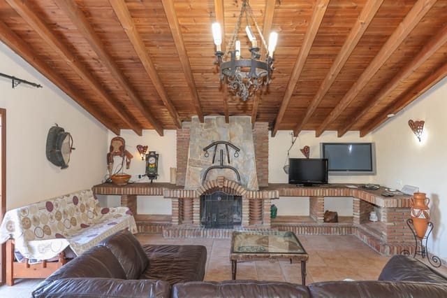 4 soveværelse Villa til salg i Guaro med swimmingpool - € 560.000 (Ref: 6682760)