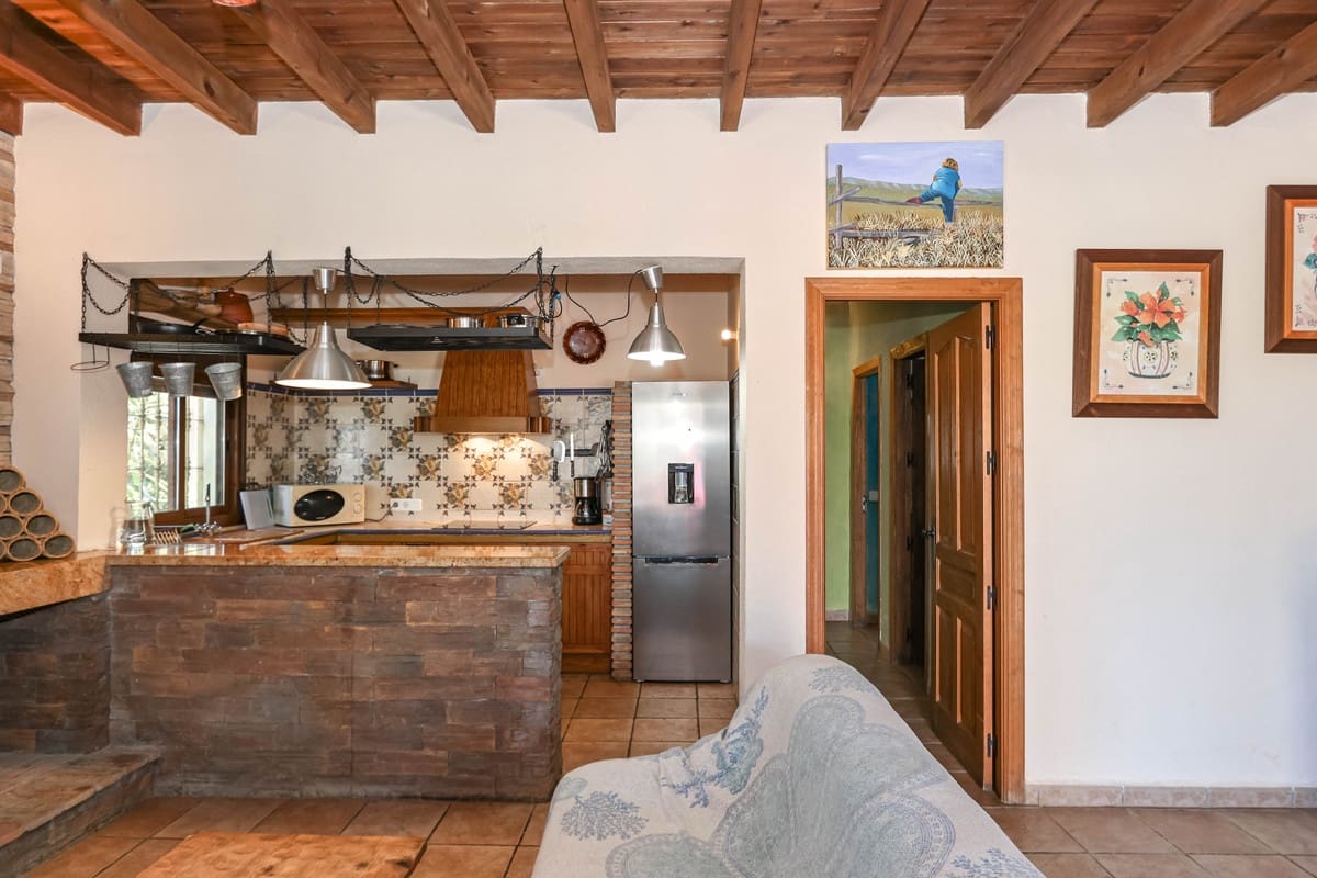 4 soveværelse Villa til salg i Guaro med swimmingpool - € 560.000 (Ref: 6682760)