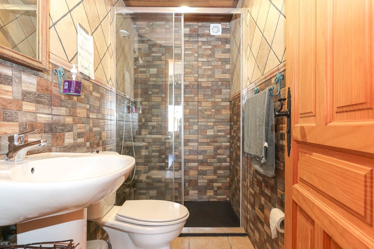 4 soveværelse Villa til salg i Guaro med swimmingpool - € 560.000 (Ref: 6682760)