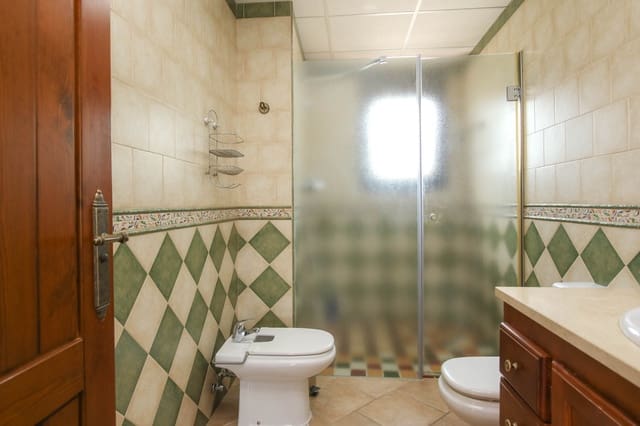 5 sypialnia Willa na sprzedaż w Coín z basenem - 630 000 € (Ref: 6704440)