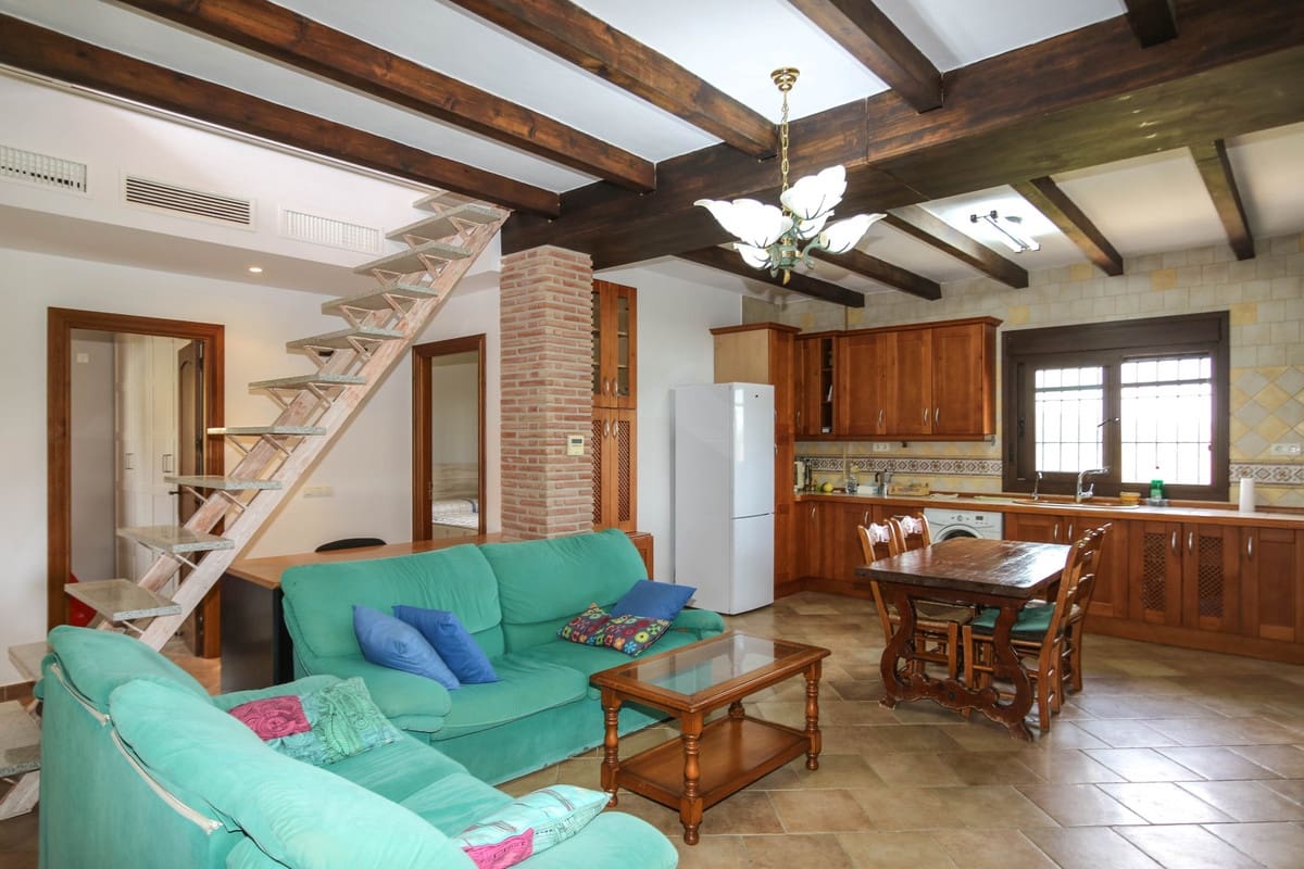 5 bedroom Villa for sale in Coin with pool - € 630,000 (Ref: 6704440)