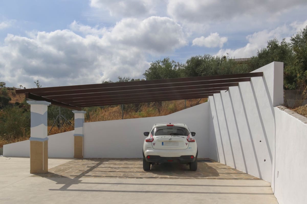 5 bedroom Villa for sale in Coin with pool - € 630,000 (Ref: 6704440)