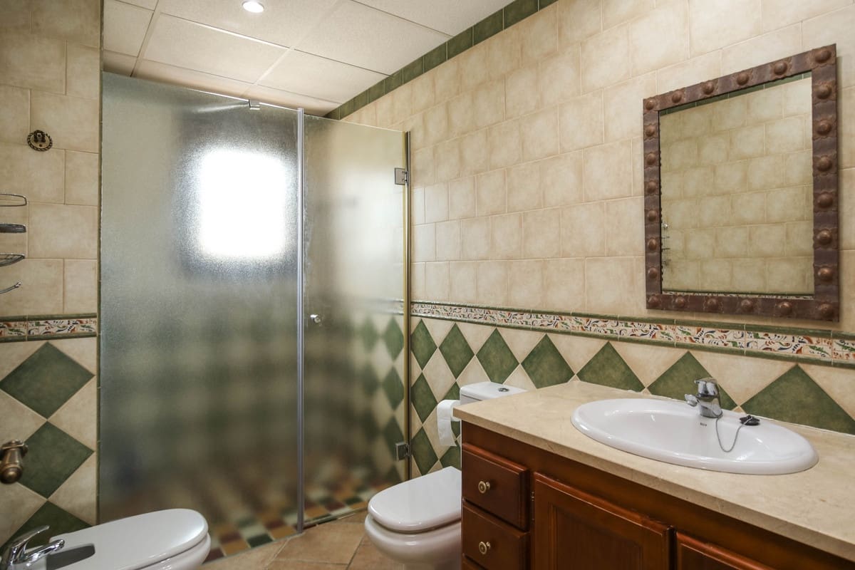 5 bedroom Villa for sale in Coin with pool - € 630,000 (Ref: 6704440)