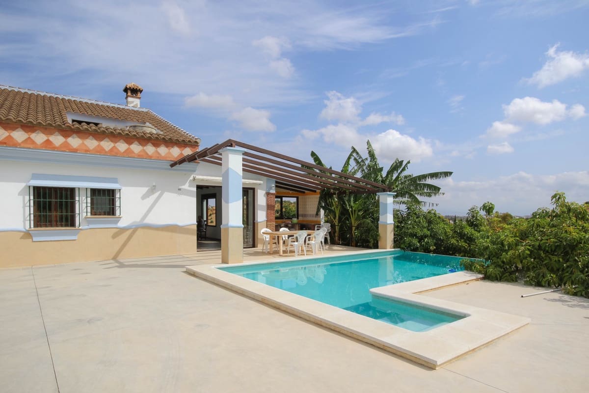 5 bedroom Villa for sale in Coin with pool - € 630,000 (Ref: 6704440)