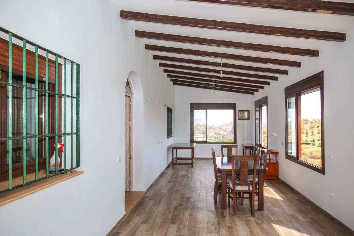 5 bedroom Villa for sale in Coin with pool - € 630,000 (Ref: 6704440)