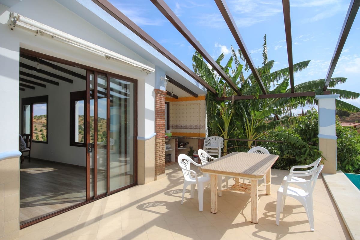 5 bedroom Villa for sale in Coin with pool - € 630,000 (Ref: 6704440)