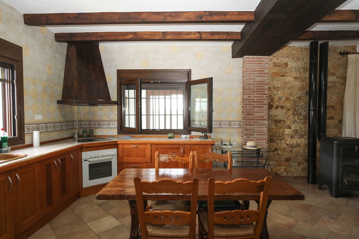 5 bedroom Villa for sale in Coin with pool - € 630,000 (Ref: 6704440)