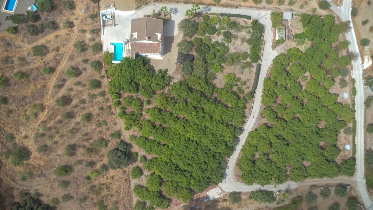 5 bedroom Villa for sale in Coin with pool - € 630,000 (Ref: 6704440)