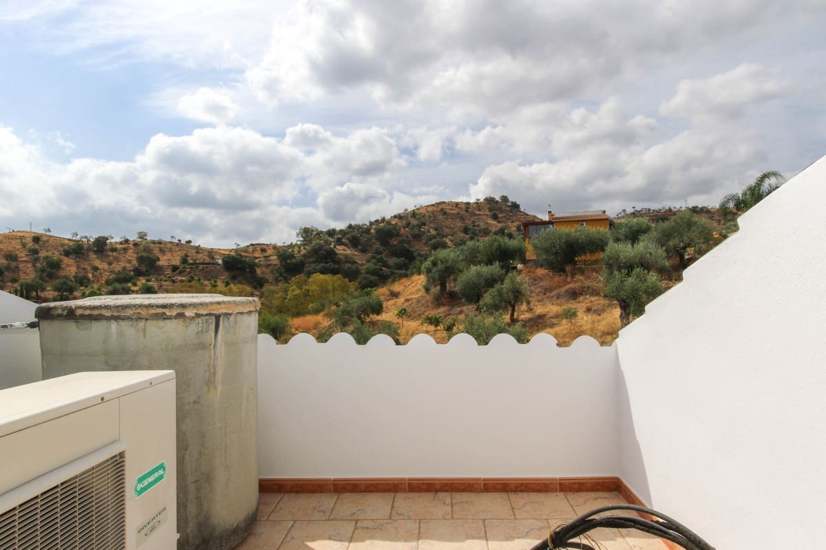 5 bedroom Villa for sale in Coin with pool - € 630,000 (Ref: 6704440)