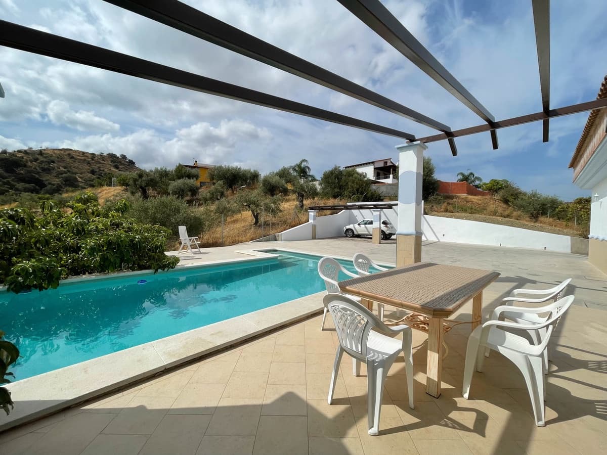 5 bedroom Villa for sale in Coin with pool - € 630,000 (Ref: 6704440)