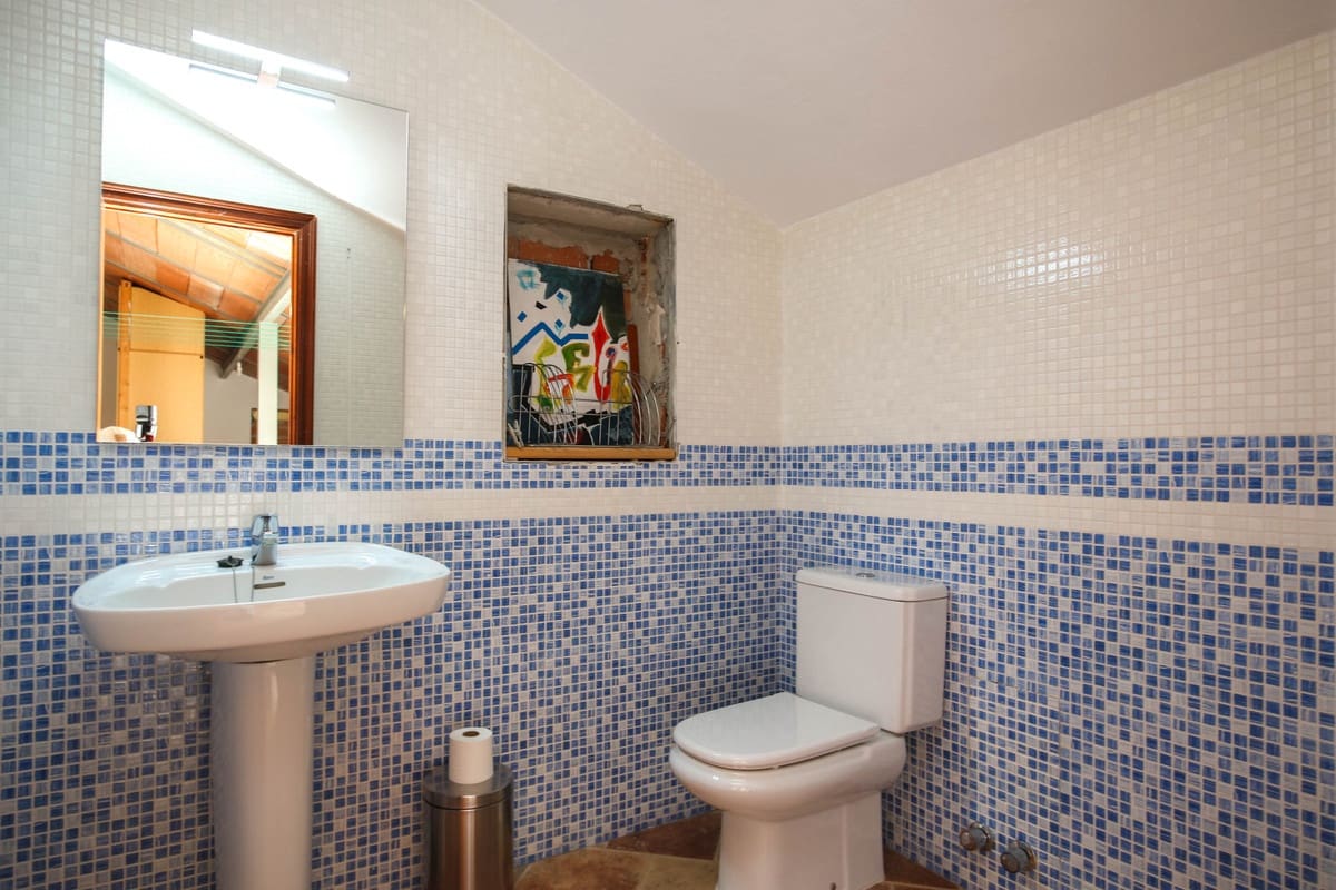 5 bedroom Villa for sale in Coin with pool - € 630,000 (Ref: 6704440)