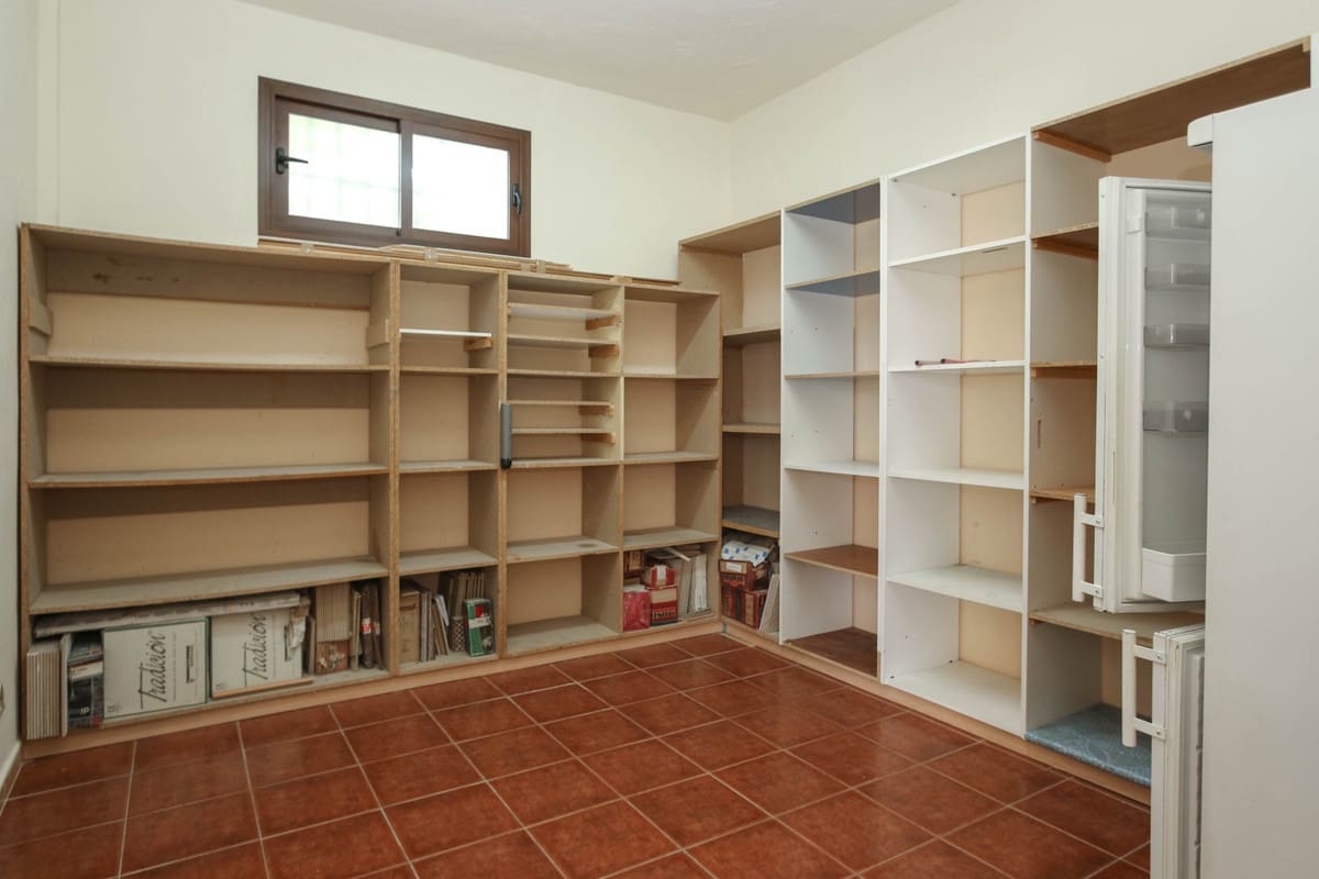 5 bedroom Villa for sale in Coin with pool - € 630,000 (Ref: 6704440)