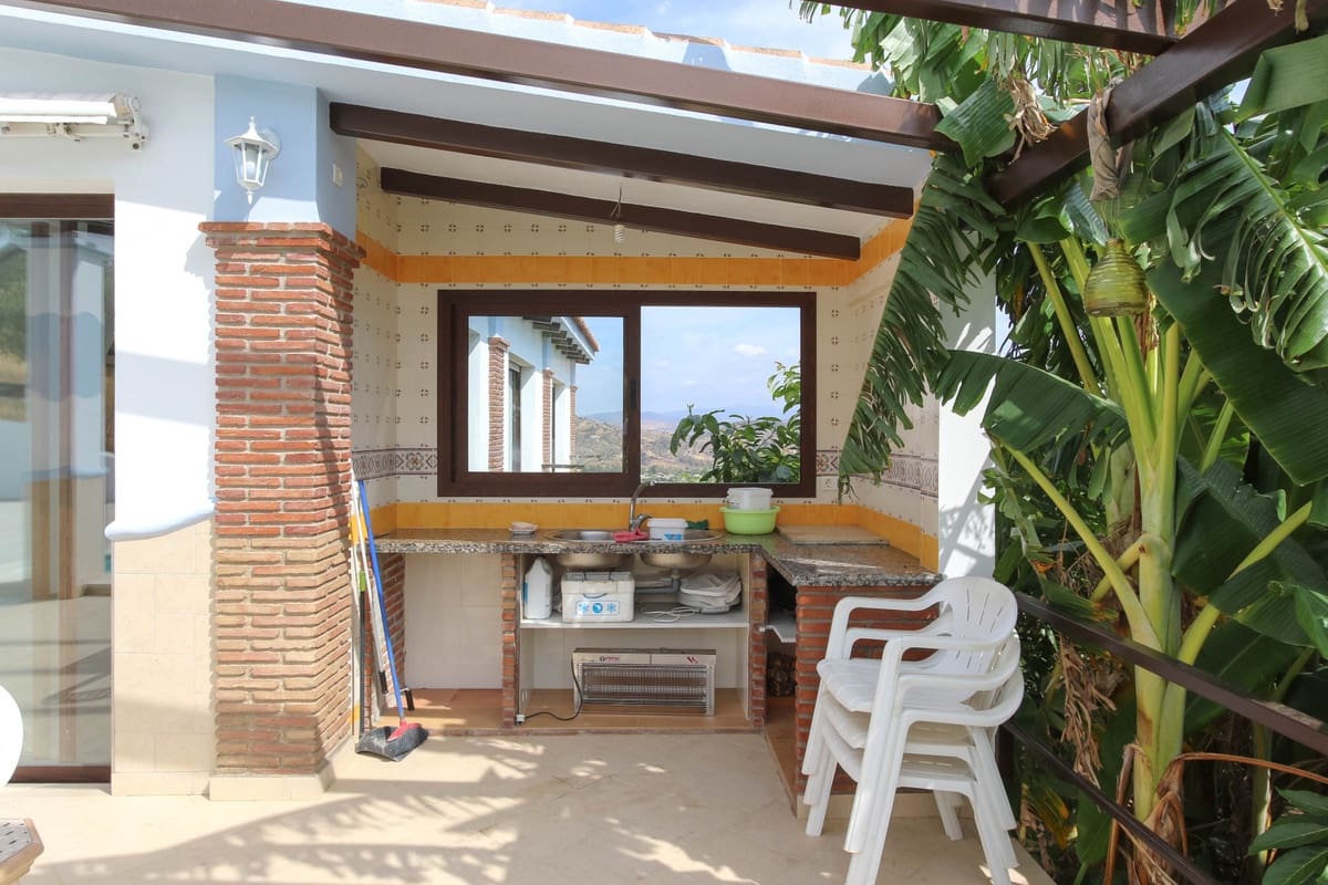 5 bedroom Villa for sale in Coin with pool - € 630,000 (Ref: 6704440)