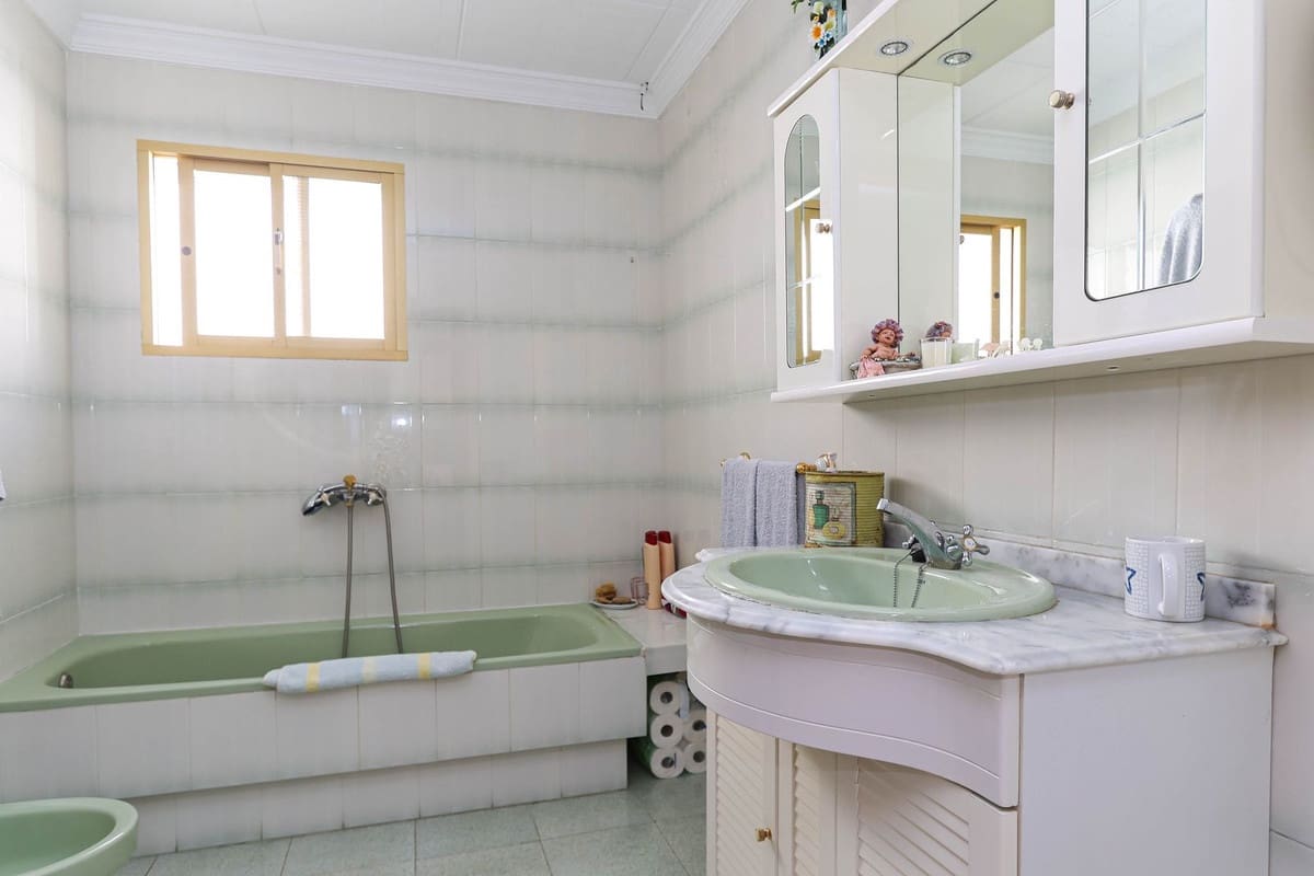 4 sovrum Hus till salu i Casarabonela med garage - 1 000 000 € (Ref: 6950673)