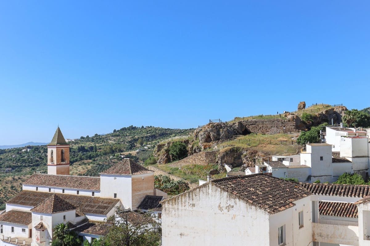 4 sovrum Hus till salu i Casarabonela med garage - 1 000 000 € (Ref: 6950673)