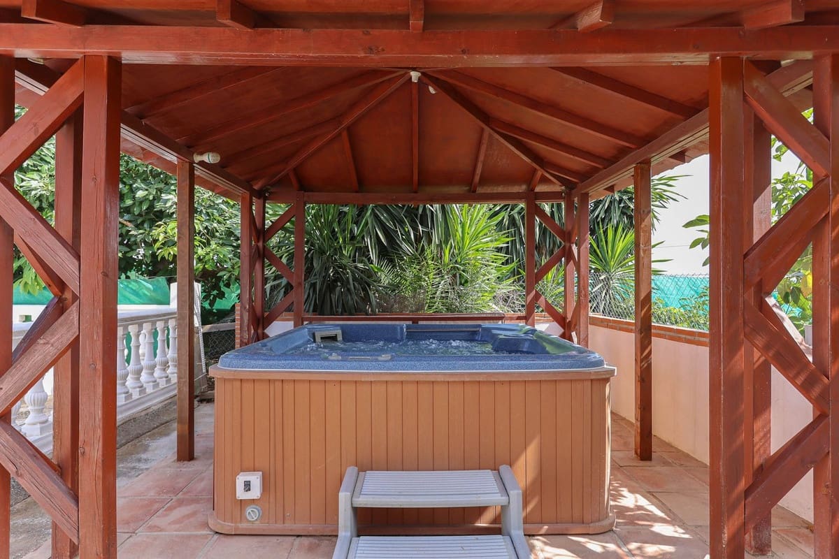 5 bedroom Commercial for sale in Alhaurin el Grande with pool garage - € 995,000 (Ref: 7012399)