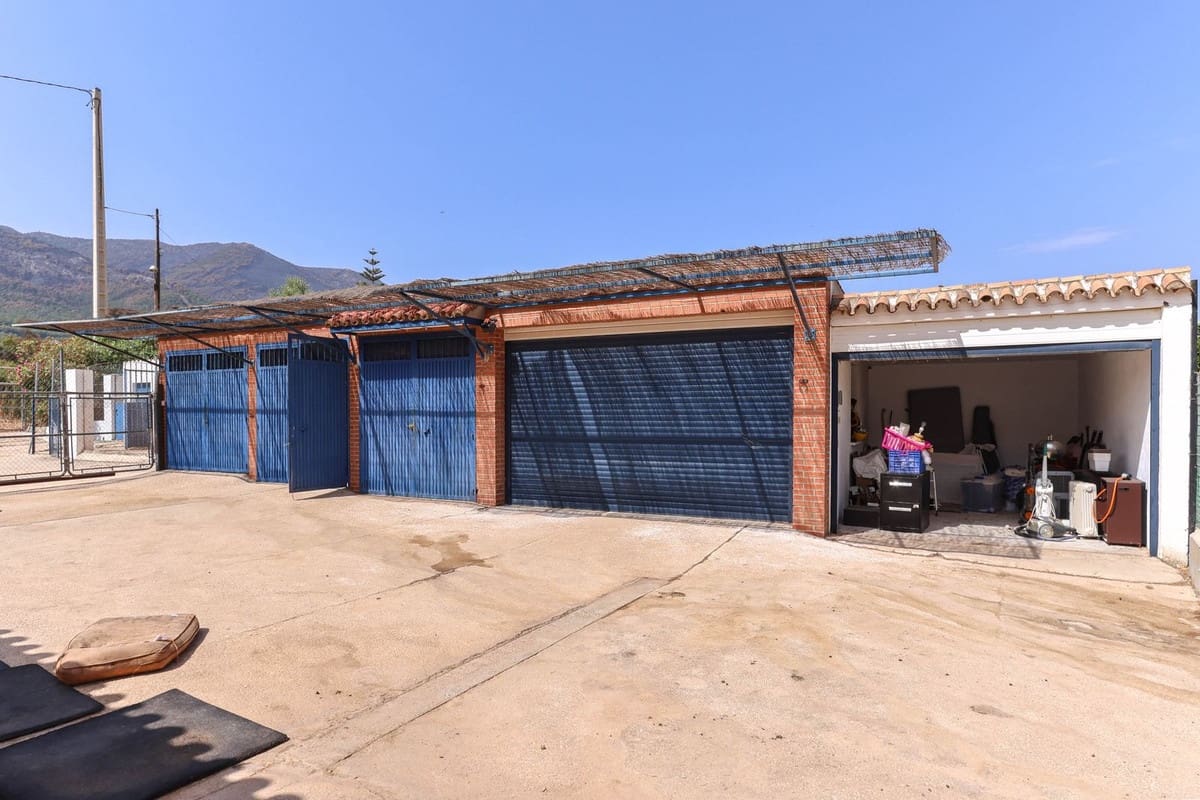 5 bedroom Commercial for sale in Alhaurin el Grande with pool garage - € 995,000 (Ref: 7012399)