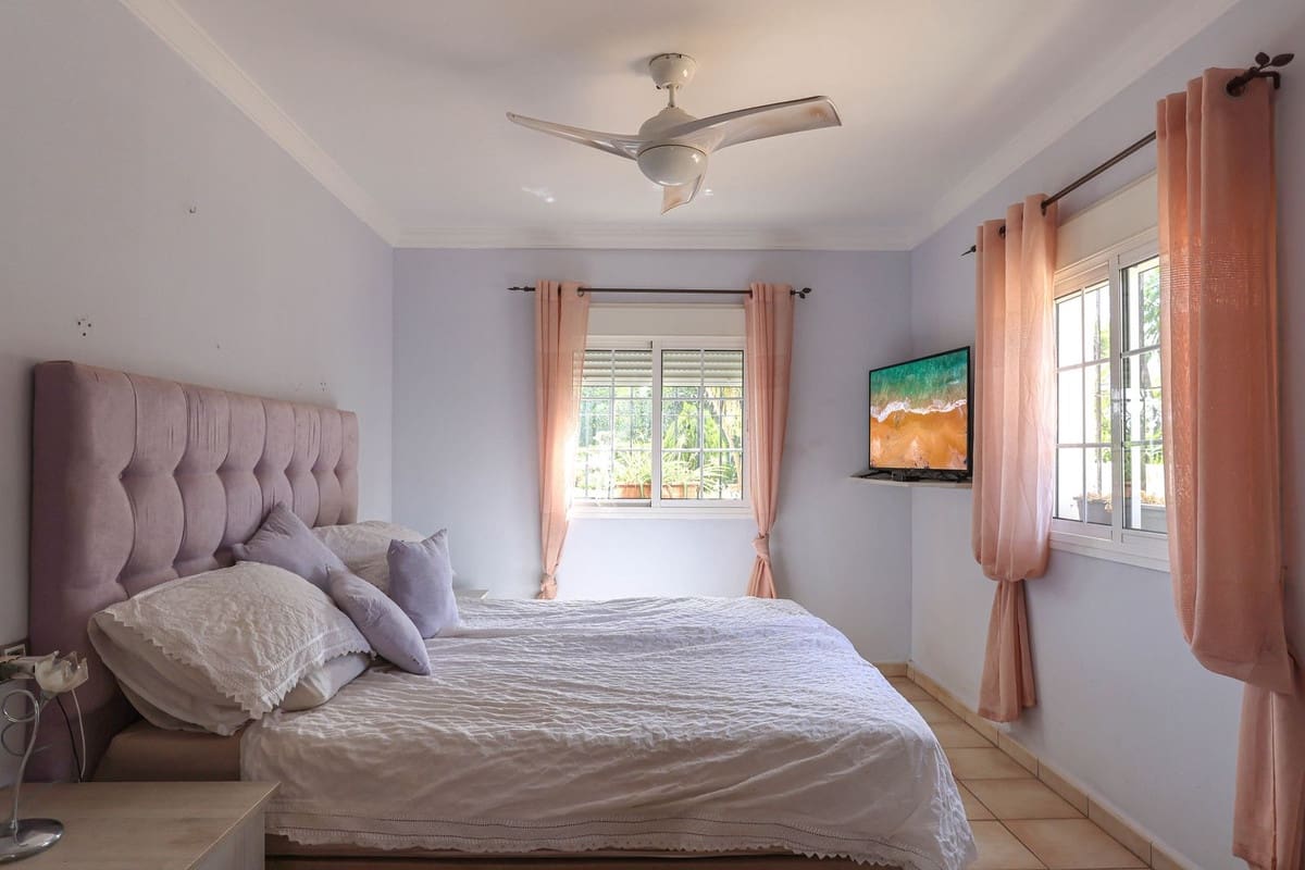 5 bedroom Commercial for sale in Alhaurin el Grande with pool garage - € 995,000 (Ref: 7012399)